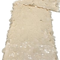 Paillettes de différentes tailles et modèles, garnitures de vêtements en paillettes, paillettes décoratives avec tissu de base