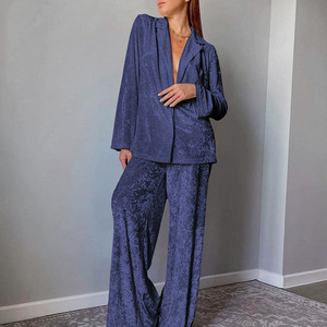 2022 Lente Valentijnsdag Nieuwe Designer Gouden Diamant Fluwelen Pyjama <span class=keywords><strong>Sets</strong></span> voor Vrouwen Familie Sexy Pyjama Tweedelige Nachtkleding Lounge Wear - Product Image 2