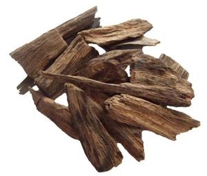 Copeaux de bois d'agar Les bûches de bois d'agar arabe n'ont aucune odeur et contiennent de nombreux composants d'huile Copeaux de bois d'agar - Product Image 1