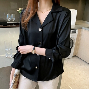 Blus Wanita Chiffon V-Neck Lengan Panjang Hitam Putih Polos Pewarnaan Sederhana untuk Kantor - Product Image 4