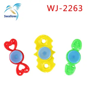 Fabricant en gros il y a des oiseaux WJ-2263 sonnant Mini doigt Spinner toupies petit sol en plastique Spin Stack jouets pour - Product Image 4