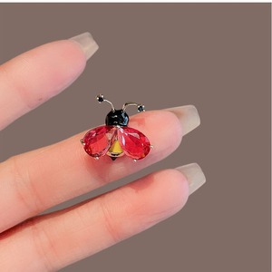 Broche Abeille Mignonne en Alliage Plaqué Or avec Boucle Décorative Multifonction pour Femmes et Hommes - Cadeau pour Mariage/Fiançailles - Product Image 5
