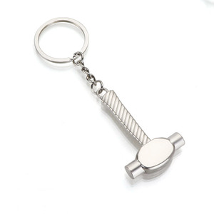 Mini herramienta de utilidades de Metal 3D creativa, llaveros, martillo de simulación, alicates, pala, destornillador, herramientas de combinación, llavero - Product Image 1