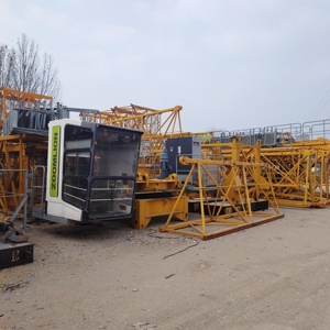 Grue à tour QTZ250 robuste d'occasion, capacité 10t, flèche 70m, sections de cordes principales robustes, expédiée <span class=keywords><strong>en</strong></span> conteneurs HQ de 40 pieds vers l'Afrique - Product Image 3