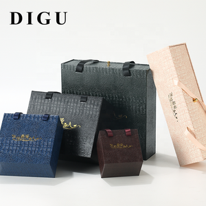 Caja de Joyería DIGU con Diseño de Piel de Cocodrilo y Asa de Listón, Juego de Empaque de Joyería de Papel Texturizado con Bolsa de Regalo a Juego - Product Image 1