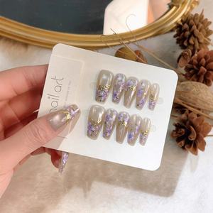 Vente en gros Réutilisable 10Pcs Moyen Cercueil <span class=keywords><strong>Faux</strong></span> Ongles Motifs de Fleurs Oeil de Chat Presse sur Ongles pour le Printemps - Product Image 1