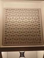 Plaques de plafond perforées personnalisables avec motif croisé - Idéales pour les bureaux, les hôtels et les espaces publics