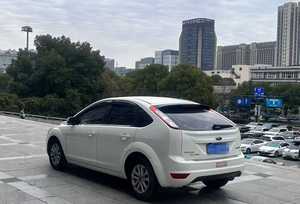 <span class=keywords><strong>Ford</strong></span> <span class=keywords><strong>Focus</strong></span> 1.8T <span class=keywords><strong>2016</strong></span> Automatica con Sedili in Tessuto, Telecamera Posteriore, Guida a Sinistra, Prezzo Conveniente per Famiglie - Product Image 3