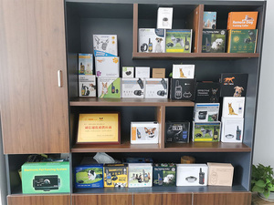 <span class=keywords><strong>Collar</strong></span> de entrenamiento de perro eléctrico impermeable recargable personalizado 2500FT Control remoto inalámbrico Anti ladridos <span class=keywords><strong>Collar</strong></span> de choque para perros - Product Image 5