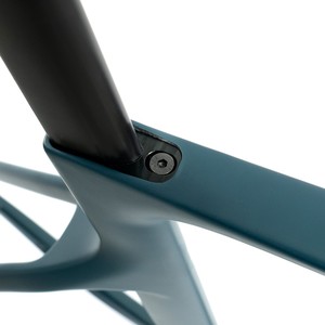 Bicicleta <span class=keywords><strong>de</strong></span> Carreras 28C <span class=keywords><strong>de</strong></span> Fibra <span class=keywords><strong>de</strong></span> Carbono Completa, Ultraligera, con Frenos <span class=keywords><strong>de</strong></span> Disco, Eje Pasante y Horquilla <span class=keywords><strong>de</strong></span> Carbono, Venta al Por Mayor <span class=keywords><strong>de</strong></span> Fábrica - Product Image 6