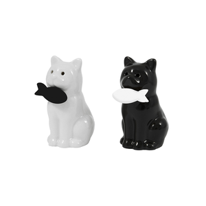 Set di saliere e pepiere a forma di gatto con design a pesce per uso in cucina - Product Image 1