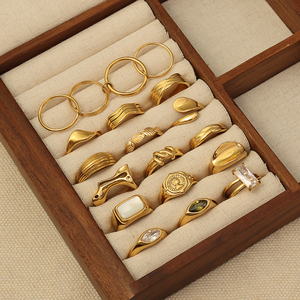 Anillos Unisex Geométricos de Acero Inoxidable Chapados en Oro de 18K con Circonitas Cúbicas, Estilo Vintage, Antiguo, Minimalista y Moderno - Product Image 5