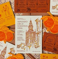 Invitation de mariage de luxe en papier de coton texturé jaune terre cuite espagnol, découpée en forme d'orange, avec impression personnalisée RSVP