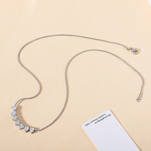 Bán Buôn Phụ Nữ Hợp Thời Trang Hình Trái Tim Liên Kết Chuỗi Vòng Cổ 18K Mạ Vàng Thép Không Gỉ Không-Phai Zircon Phong Cách Thời Trang - Product Image 4
