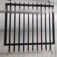 Porte fantaisie en fer, mécanisme à rebond, 16 pieds