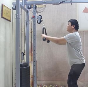 Machine d'entraînement musculaire tout-en-un avec poids, système Smith, développé couché, traction latérale et poulies réglables - Product Image 5