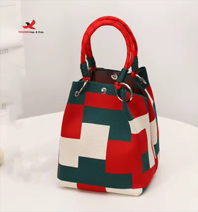 Bolso de Mano Tejido con Diseño de Flores Elegante, Bolso de Viaje Tipo Cubo de Ganchillo Personalizado al por Mayor, GZ RTS, Pedidos Mixtos al por Mayor - Product Image 2