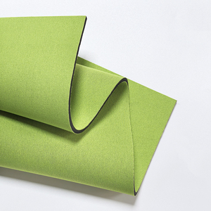 <span class=keywords><strong>Tissu</strong></span> en néoprène à <span class=keywords><strong>épais</strong></span>seur personnalisée, revêtement en caoutchouc SBR noir, 2 couches de tissus en polyester, feuille de néoprène imperméable pour gants - Product Image 2