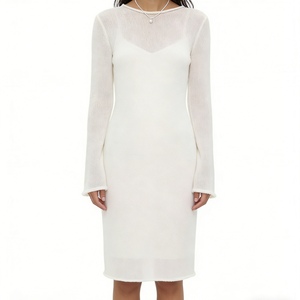 ชุดเดรสยาวผ้าถักเนื้อบางเบาสำหรับผู้หญิง พร้อมเสื้อสายเดี่ยวเข้าชุด - ชุดเดรสแขนบาน 2 ชิ้น ชุดเซ็ตแฟชั่น - Product Image 2