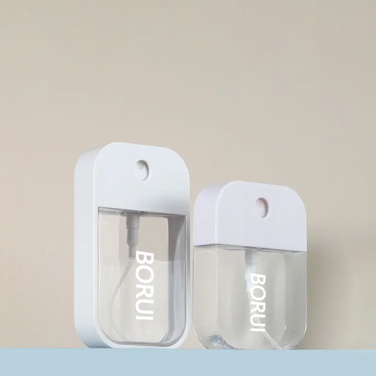 Borui独自のデザインポケットサイズ40ml-50mlフラットプラスチック詰め替えアトマイザークレジットカード水スプレーヘアボトルルーム香水用