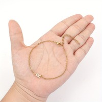 Mode empilable nom initiale Bracelet bijoux plaqué or en acier inoxydable Horizontal minuscule lettre bracelets porte-bonheur pour les femmes