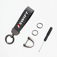 1 porte-clés pour voiture SUZUKI Swift, design en fibre de carbone noir et rouge, anneau en alliage de zinc durable, cordon en cuir PU avec tournevis