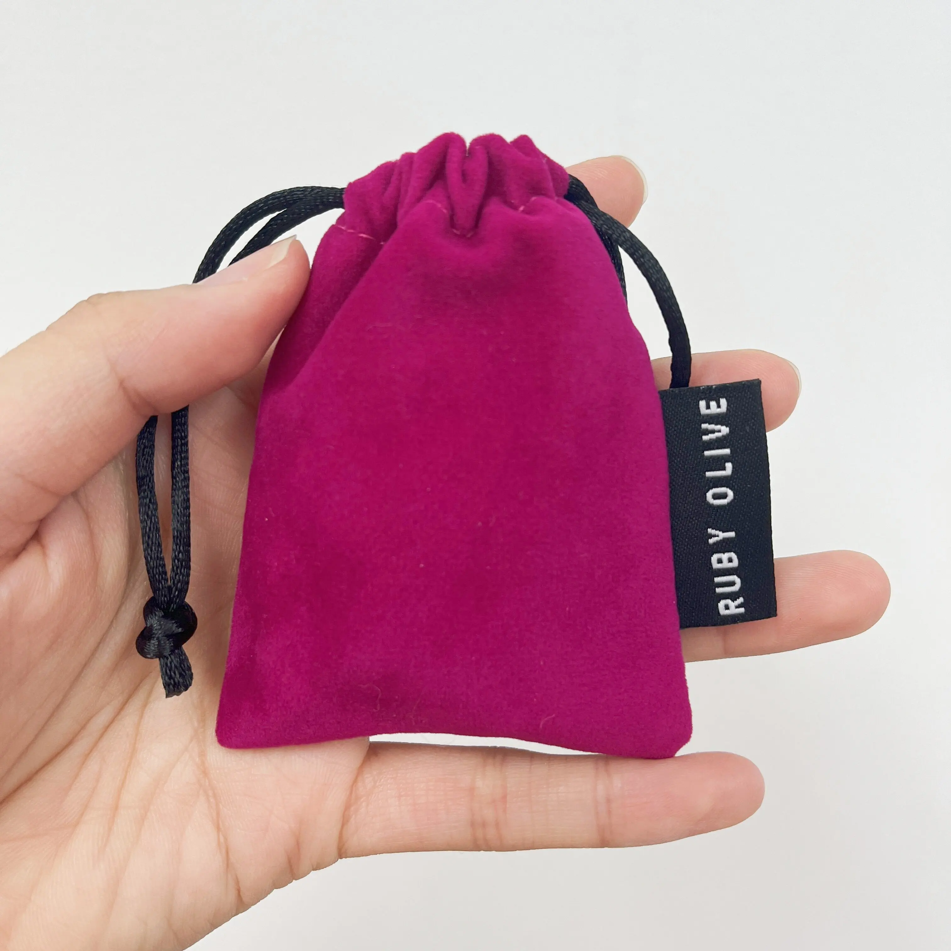 Küçük mini pembe kadife süet yumuşak toz torbası dokuma etiketli dikiş takı kolye kutusu İpli çanta özel
