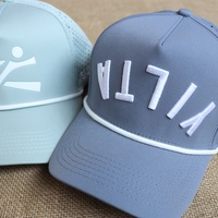 Gorra de béisbol perforada con láser de 5 paneles al por mayor, gorras de golf impermeables de alto rendimiento con estampado de silicona personalizado y logotipo bordado