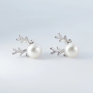 Eleganti Orecchini a Perno con Corna di Cervo, Stile Natalizio, Gioielli da Donna alla Moda, per Uso Quotidiano, Regalo Chic - Product Image 5