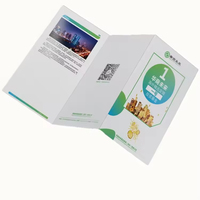 Impression personnalisée de brochures, catalogues et flyers créatifs en trois volets sur carton avec papier offset