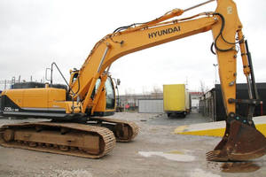 รถขุดตีนตะขาบมือสองจากเกาหลี รุ่น Hyundai 220lc-9s เครื่องยนต์ Yanmar ประสิทธิภาพสูง ปั๊มเกียร์และลูกปืนคุณภาพดี - Product Image 3