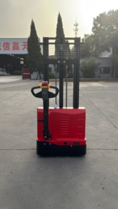 Apiladores Eléctricos de Palés de 1.5T, Elevación Hidráulica de 3.5M, Ahorro de Energía, Construcción de Acero - Product Image 3
