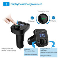 Pengisi Daya Mobil USB Ganda untuk Pemancar FM 5.0 Panggilan Bebas Genggam Pemutar MP3 Output 5V/3A Pengisian Cepat QC2.0 untuk Ponsel