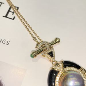 Ensemble de bijoux de luxe en coquillages et perles - Collier et boucles d'oreilles en perles d'eau douce de 8-9 mm - Product Image 2