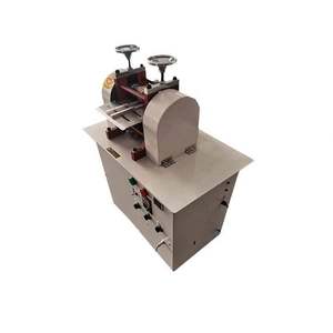 Machine à gaufrer hydraulique pour ceintures en cuir véritable, avec rouleau de repassage, placage, polissage et personnalisation de motifs animaux rotatifs - Product Image 3