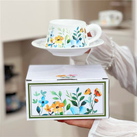 Ensemble tasse et soucoupe à café de style anglais pour le thé de l'après-midi, coffret cadeau en céramique haut de gamme avec design de fleurs naturelles fraîches
