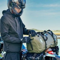 Sac de Selle Moto Étanche en PVC 40L 66L avec Bandes Réfléchissantes et 4 Sangles – Sac de Siège Arrière – Offre Spéciale