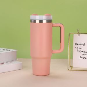 Gobelet de voyage H2.0 pour voiture, 30 oz, à double paroi isolée, avec couvercle, paille et base antidérapante, personnalisable avec logo ODM - Product Image 2