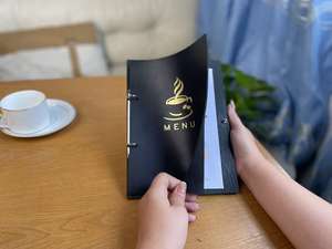 Menu in Legno Compensato con Anello Metallico Dorato, Stile Retrò di Lusso, Texture Naturale, <span class=keywords><strong>per</strong></span> Ristoranti e Bar - Versione Aggiornata - Product Image 2