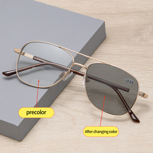 <span class=keywords><strong>Gafas</strong></span> de lectura <span class=keywords><strong>progresivas</strong></span> antiluz azul para hombre y mujer con estilo de moda personalizado OEM a <span class=keywords><strong>precio</strong></span> de venta al por mayor con lentes multifocales <span class=keywords><strong>fotocromáticas</strong></span> - Product Image 4
