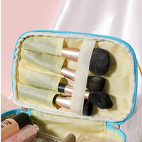 Organisateur de maquillage matelassé double losange durable, avec logo personnalisé, grande capacité, forme cube, trousse de toilette étanche pour femmes