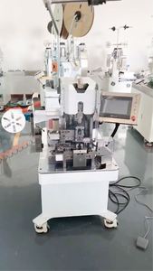 Conector impermeable Inserción de sello de alambre Carga Pelacables Máquina prensadora - Product Image 2