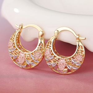 Orecchino a polsino multicolore a forma di rosa per donna, stile vacanza, accessorio per l'orecchio da indossare tutti i giorni, gioiello alla moda per outfit. - Product Image 2