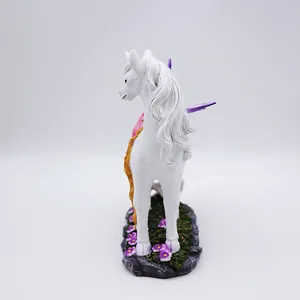 Oem Huis Tuin Decor Handgemaakte Miniatuur 3d Figuur Standbeeld Custom Hars Ambacht Mystieke Fee En Witte Eenhoorn Beeldjes