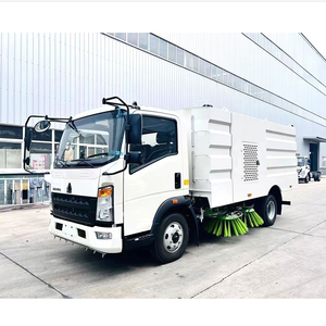 Camion balayeuse multifonctionnel Sinotruk 4x2 11 tonnes personnalisé Clw pour le nettoyage des ordures et l'aspiration des déchets, pour un balayage efficace des routes et des rues - Product Image 4