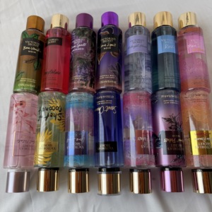 Perfume Floral <span class=keywords><strong>Love</strong></span> Spell Velnet Petels de 250 ml, Bruma Corporal con Fragancia Duradera, Spray Corporal, Perfume Original de Victoria's Secret para Mujer - Product Image 4