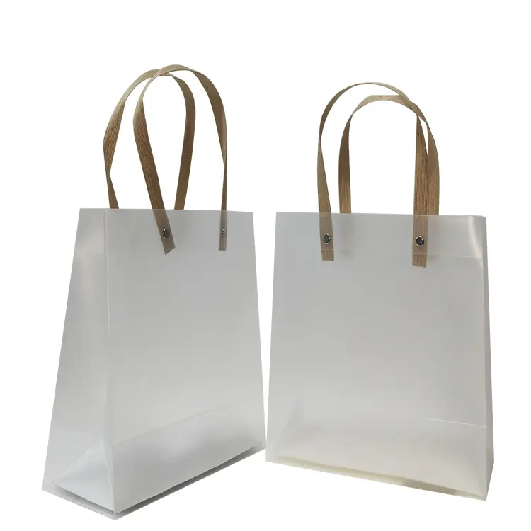 Pp transparent handbag Customized frosted gift bag Garment gift package handbag Gift bag Factory sells plastic handbag in stock