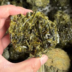 Tourmaline Verte Naturelle Brute, Spécimen Rare, Cristal <span class=keywords><strong>de</strong></span> Verdelite, Pierre <span class=keywords><strong>de</strong></span> Guérison, Grappe Minérale <span class=keywords><strong>de</strong></span> Haute Qualité, Feng Shui pour la Décoration - Product Image 4