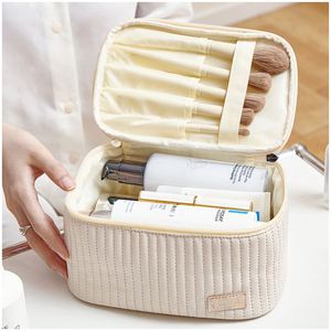 Nuevo Estuche de Maquillaje de Viaje de Gran Capacidad en Cuero PU, Impermeable, con Almacenamiento Portátil para Lápiz Labial, Práctica Bolsa de Aseo - Product Image 2