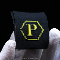 Étiquette en tissu personnalisée avec logo en caoutchouc brillant imprimé, étiquette principale pour vêtement, étiquette thermocollante en silicone, étiquettes d'entretien pour vêtements